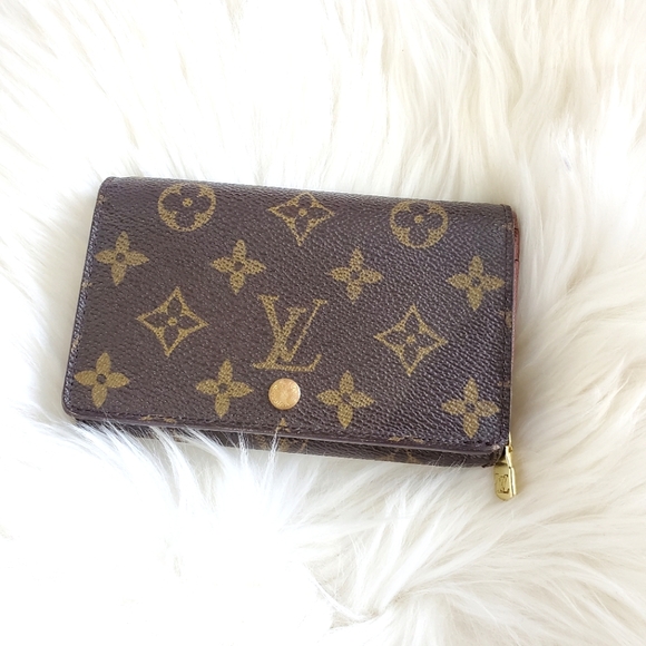 Louis Vuitton Handbags - Louis Vuitton monogram coated canvas medium wallet card holder 2*